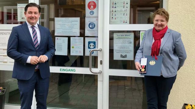 Kreisrat Marcel Riethig und Lydia Ballhausen. | Foto: Landkreis Göttingen