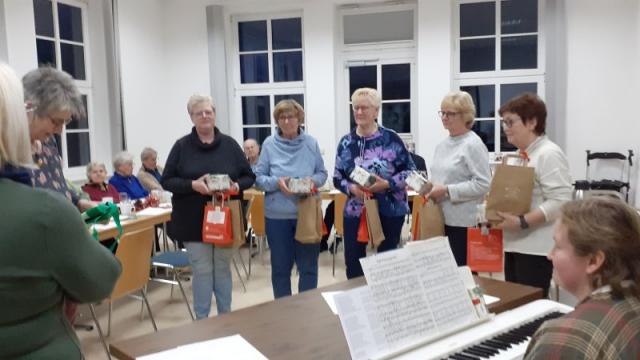 Carena-Nachmittag in Seeburg mit Organistin Stefanie Walter aus Krebeck (r.). | Foto: Caritas