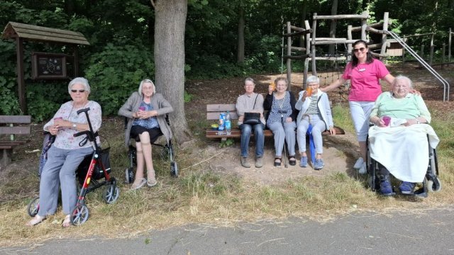 Bei Keksen und kühlen Getränken wurde eine Pause eingelegt. | Foto: Caritas